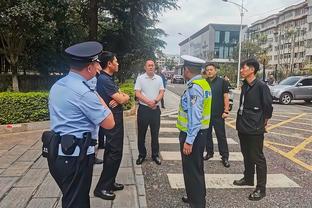 旁观者的心酸，曼联跟队感慨：坐在这里观看欧冠抽签让我心痛